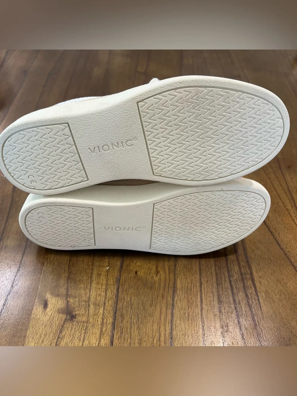 Vionic Galia Knit Casual Fashion Sneaker White Tan Size 6.5 Comfort Travel